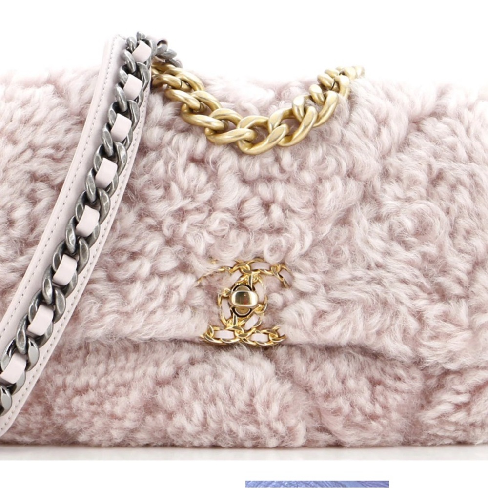 CHANEL 19 Flap Pink Sherling